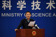 中国科学院院士李亚栋人物经历