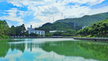 珠海市斗门第一中学校园环境学校坐落在著名风景区“珠江门户第一