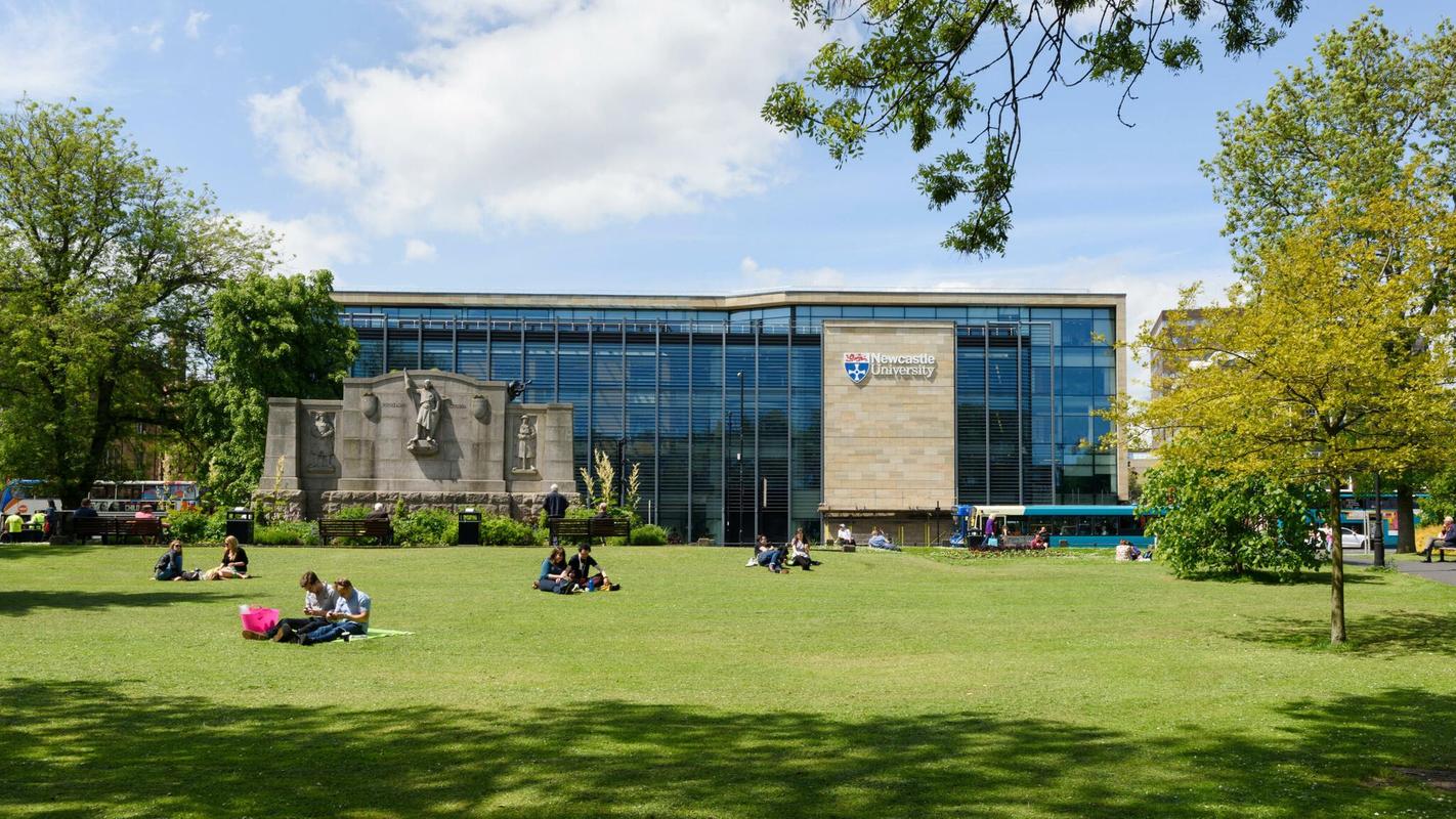 英国纽卡斯尔大学QS排名多少