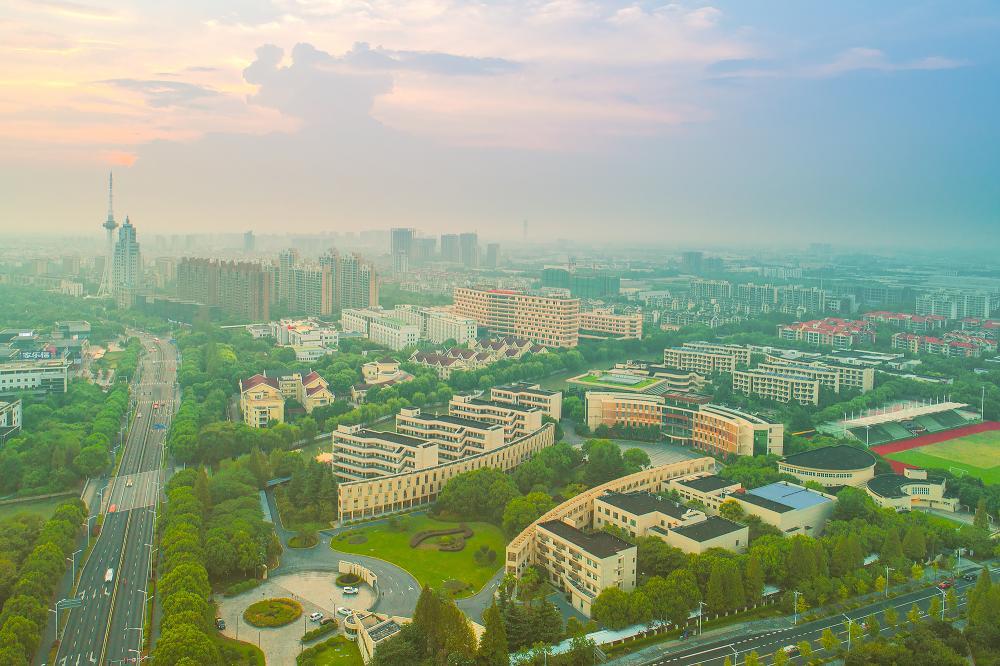 上海市青浦高级中学学校简介