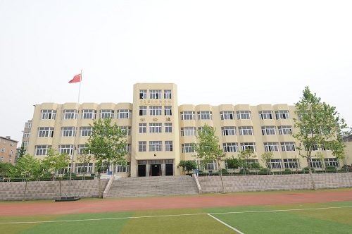 山东省青岛第十六中学学校荣誉山东省青岛第十六中学依托学校优势