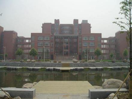 郑州大学外国语与国际关系学院专业建设