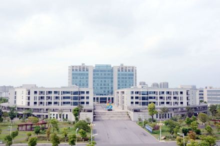 江苏省丹阳中等专业学校硬件设施