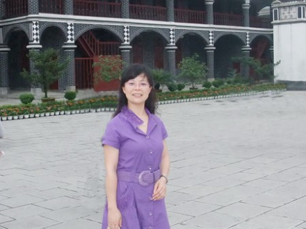 贵州大学公共管理学院学院领导书记：李波女