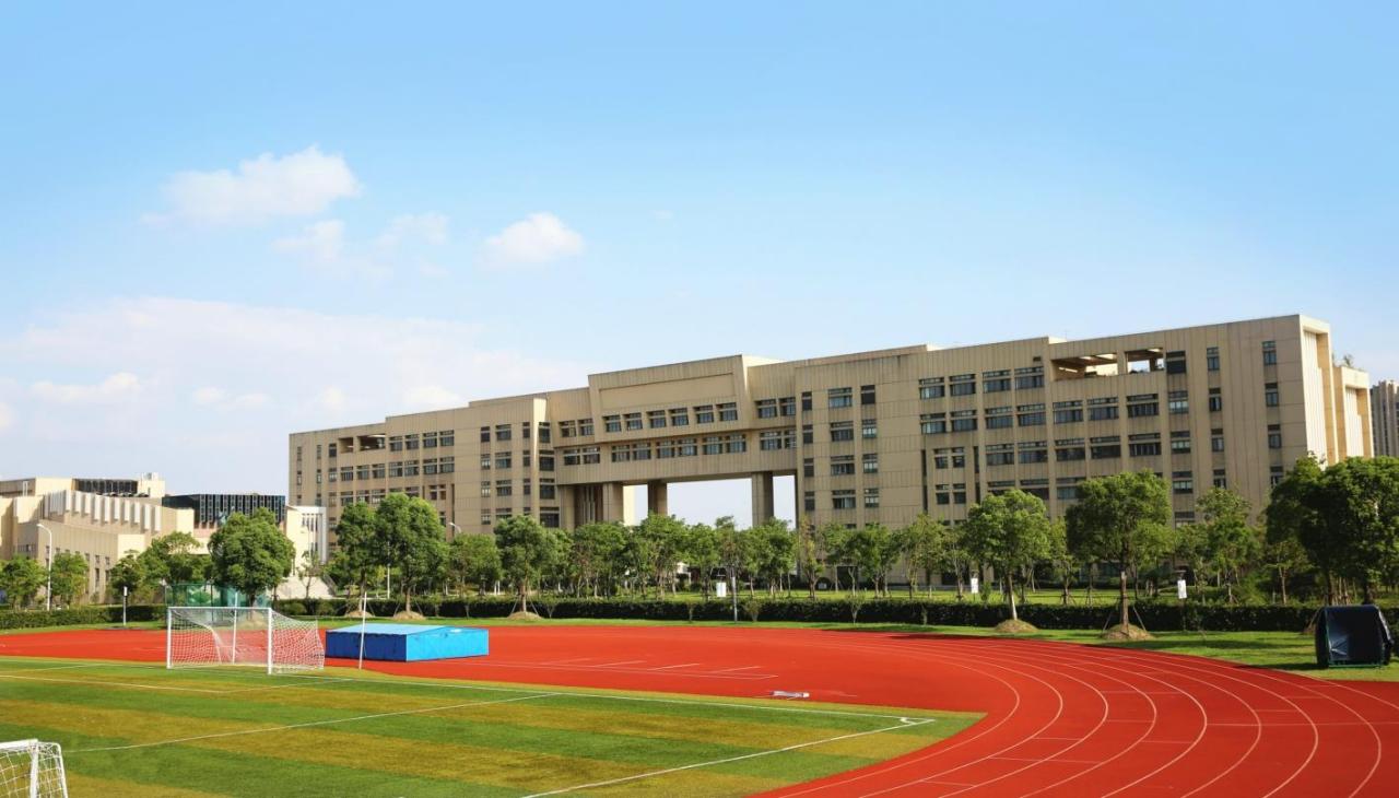 华东师范大学第二附属中学硬件设施