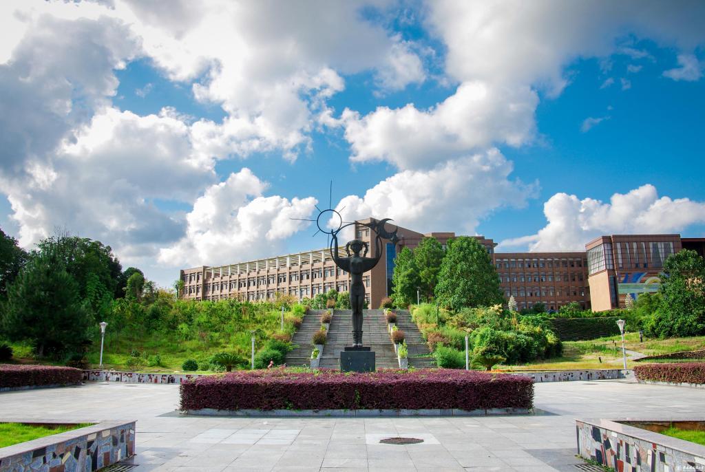 景德镇陶瓷大学办学历史