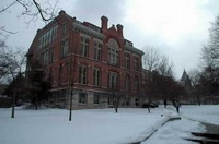 摩利尔法学院历史背景该学院建立于1842年