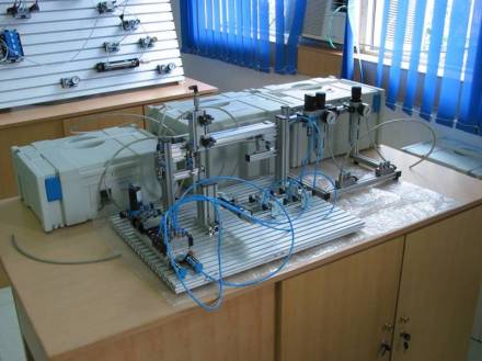 重庆大学机械基础实验教学中心教学简介1999年学校批准机械基